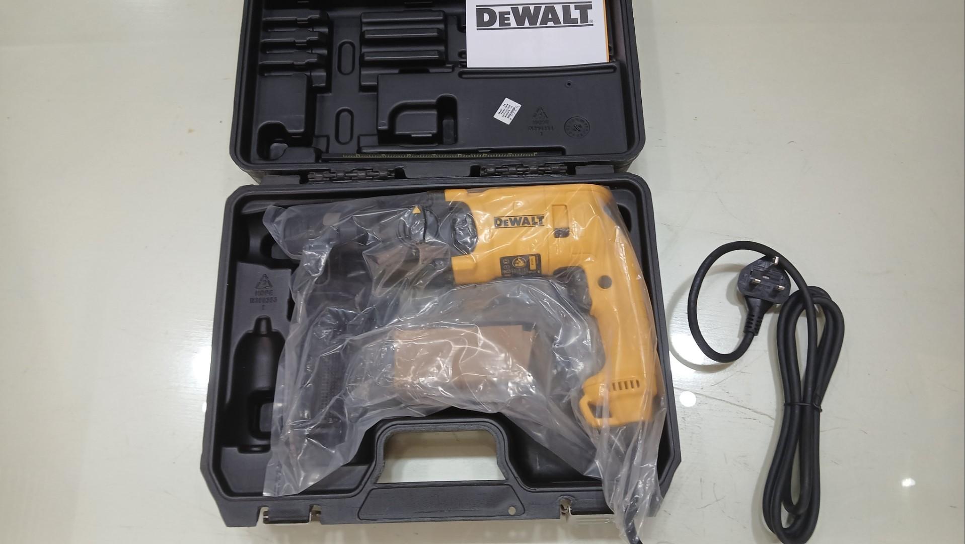 دریل بتن کن دیوالت چهار شیار مدل D25033C